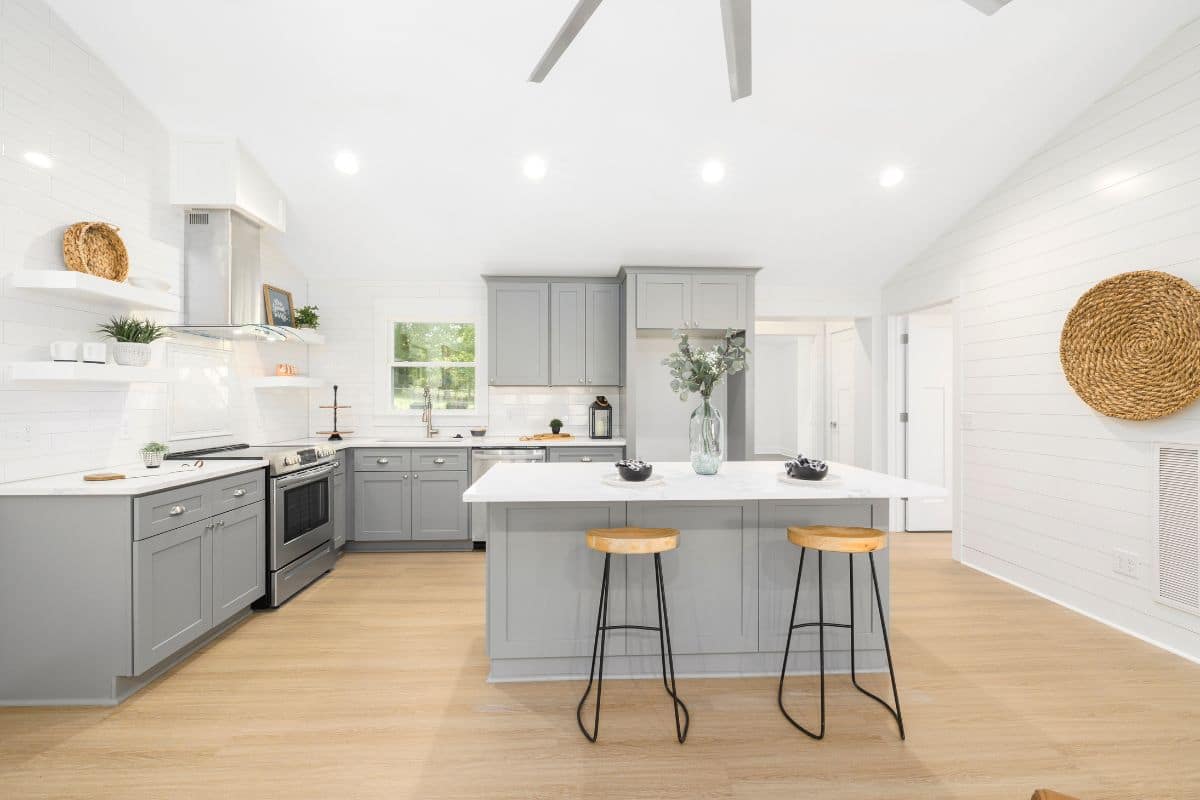 Storage Solutions: Trendy Kitchen Islands with Space-Savvy Cabinets