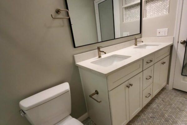 Bathroom-lighting-with-mirror-768x1024