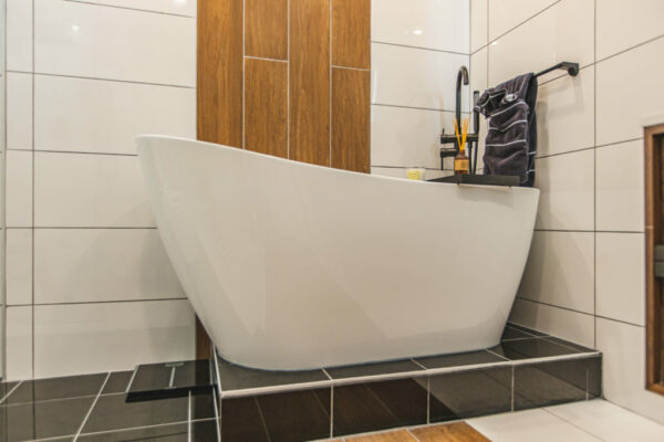 bathtub-installation-1024x683