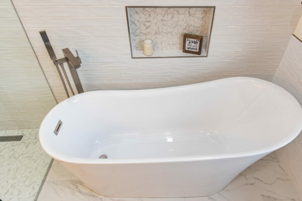 white-bathtub-1024x683