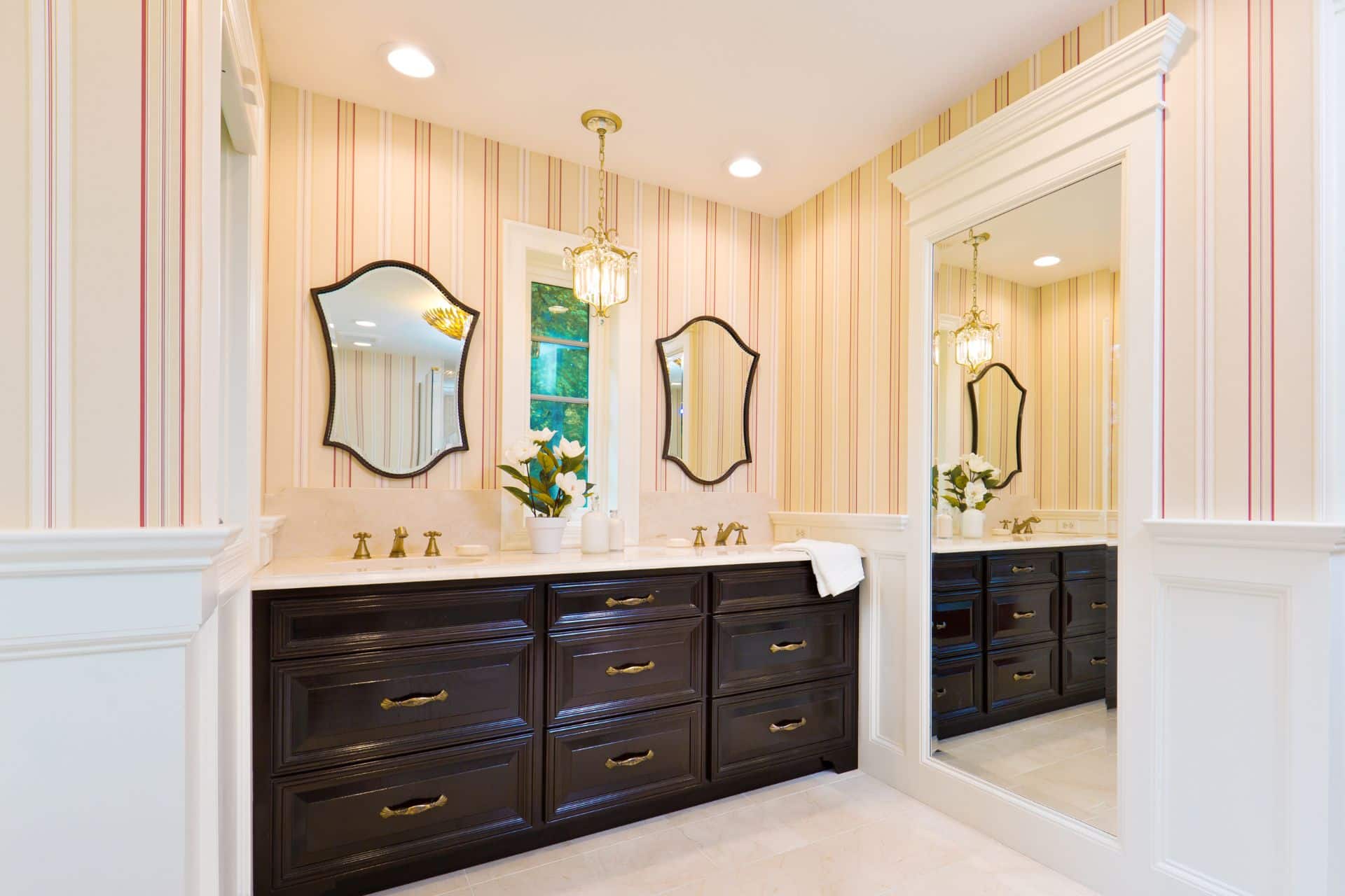 mirrored bathroom vanity